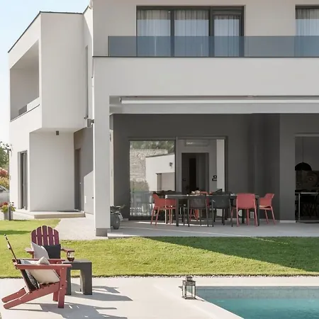 Zen Villa Póla